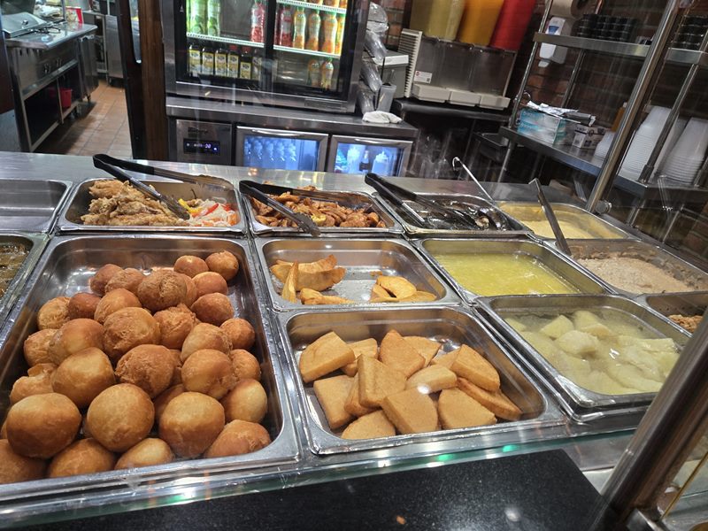Gold Star Jerk and Seafood interior
